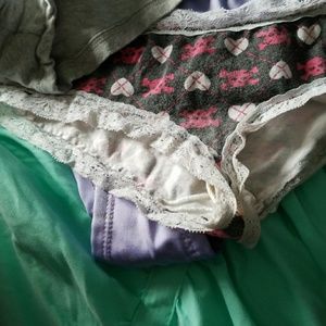 Cheeksters listing for apexx